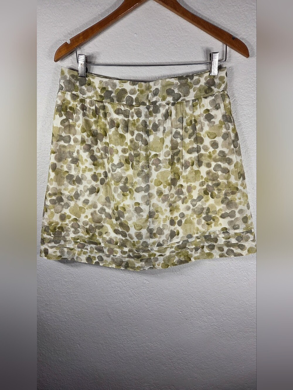 Loft Ann Taylor Mini Skirt Olive Green Size 4 100% Cotton Pleated Zip Back